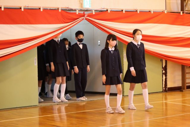 ６年生が卒業しました 上越教育大学附属小学校 新潟県上越市